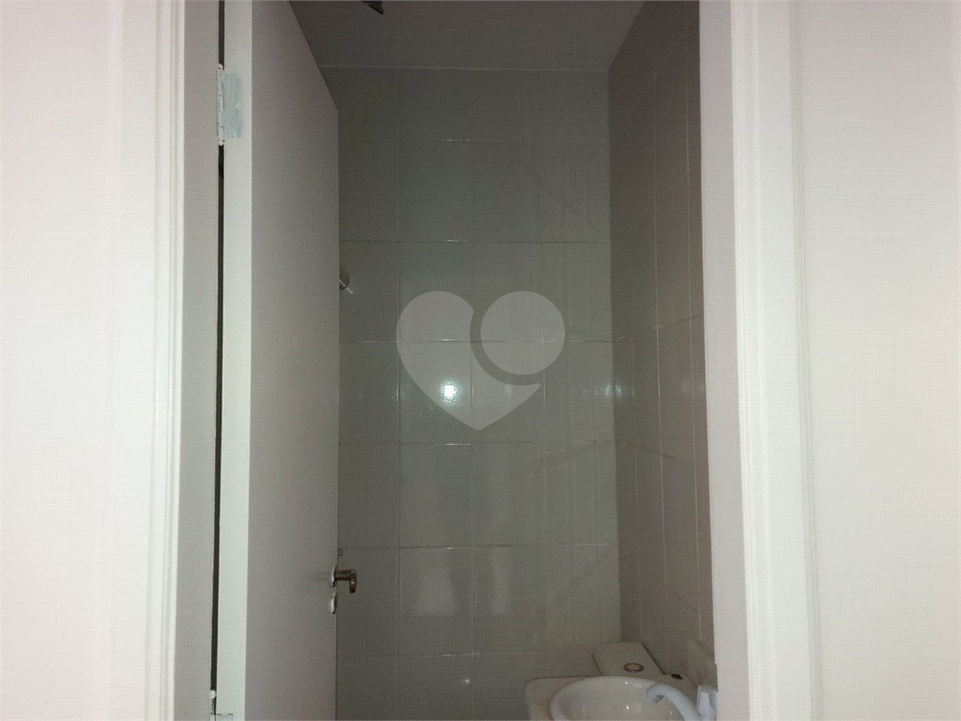 Casa à venda com 3 quartos, sendo 1 suíte, no condomínio Vila das Macieiras, São Paulo - SP