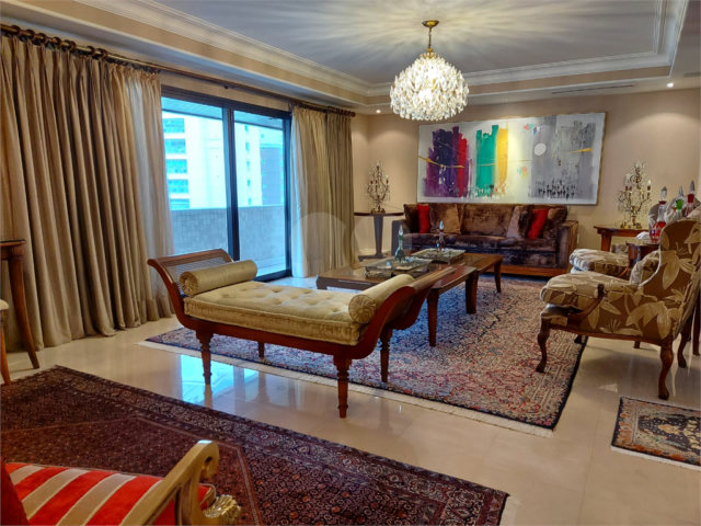 Apartamento à venda com 4 suítes em Moema, São Paulo, SP