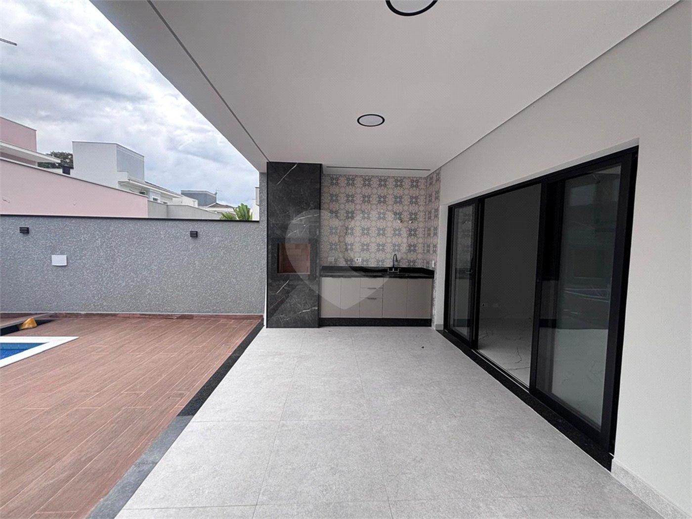 Casa à venda com 3 suítes no condomínio Campos do Conde I e II, Sorocaba - SP