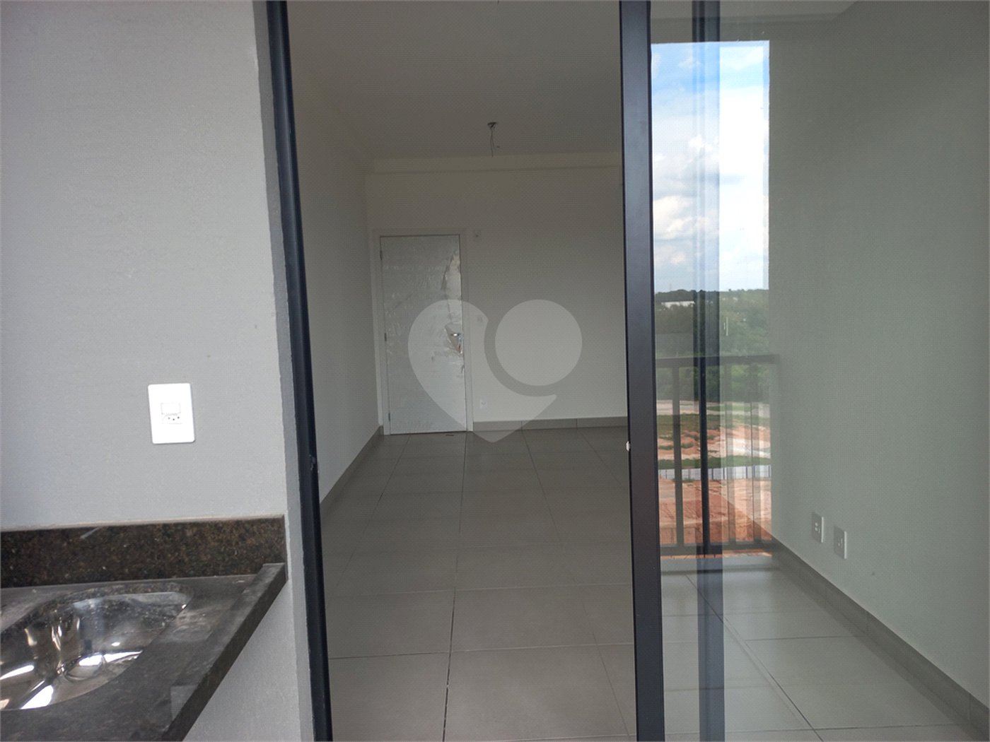 Apartamento à venda com 2 quartos, sendo 1 suíte,  em Além Ponte, Sorocaba, SP