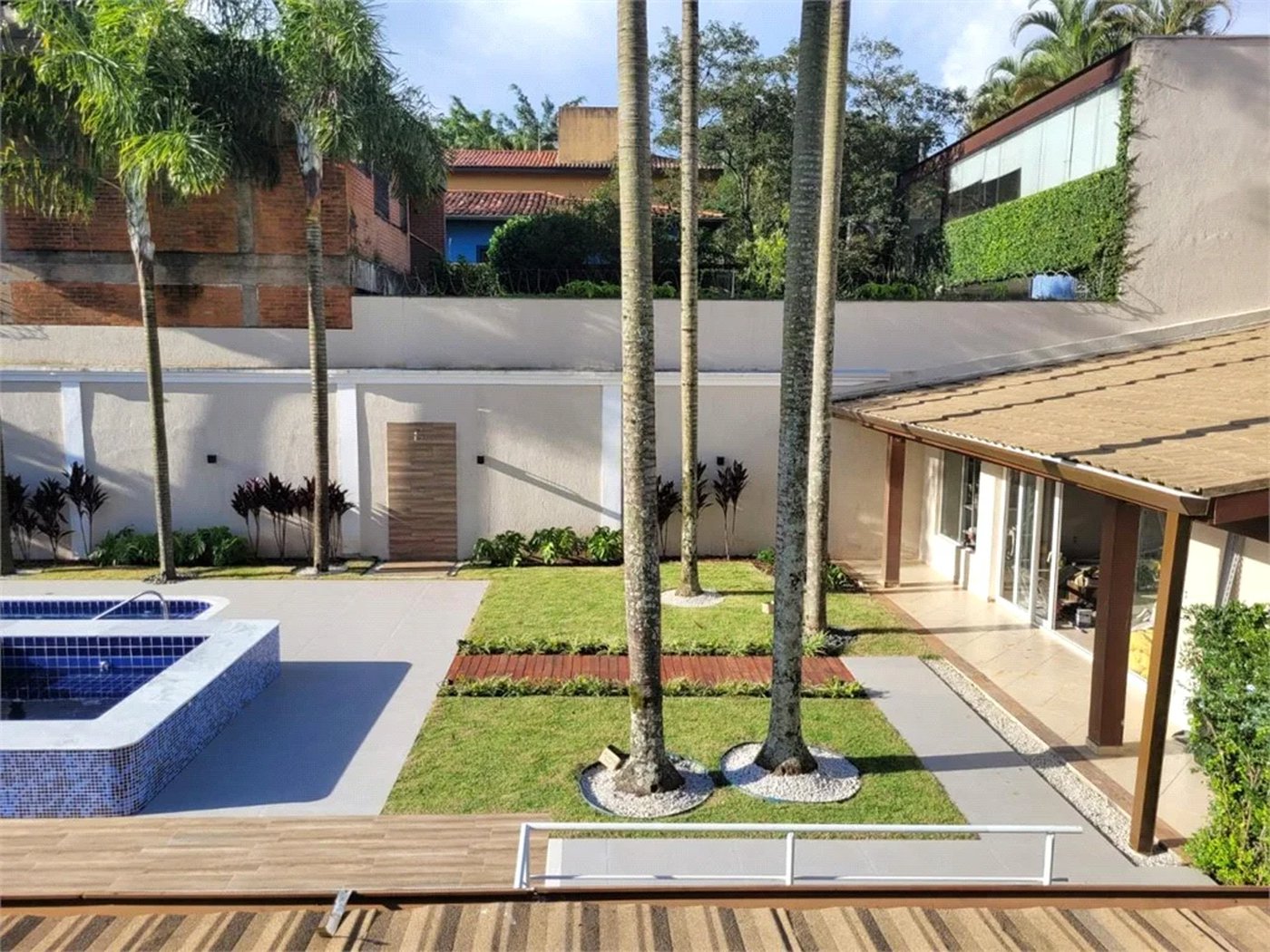 Casa à venda com 5 suítes em Paraisópolis, São Paulo, SP