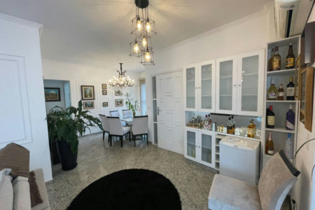 Apartamento 3 dormitórios com 2 suítes, 2 vagas demarcadas, no Embaré, Santos