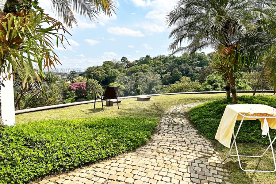 Casa à venda com 4 suítes no condomínio Residencial Jd. Ibiratiba, São Paulo - SP