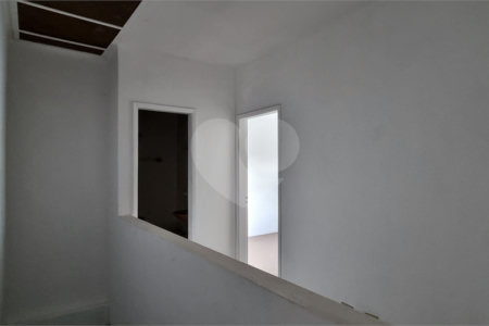 Casa à venda com 3 quartos, sendo 1 suíte,  em Jardim Rosa Maria, São Paulo, SP