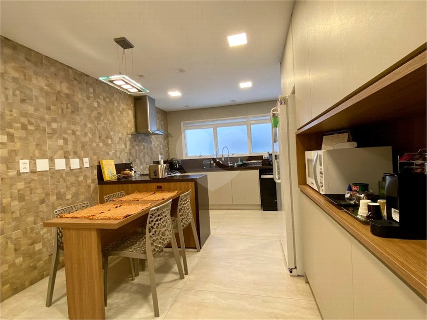 Apartamento à venda com 3 suítes em Vila Suzana, São Paulo, SP