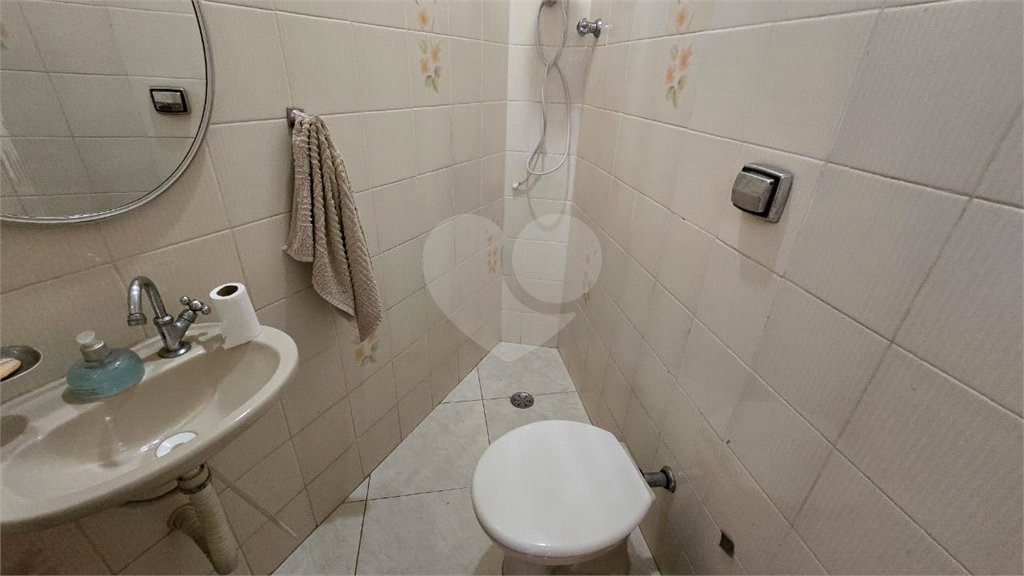 Sobrado à venda com 4 quartos, sendo 1 suíte, em Jardim Regina, São Paulo, SP