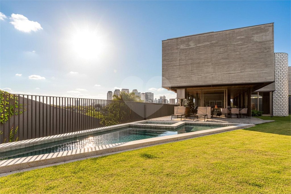Casa à venda com 4 suítes em Cidade Jardim, São Paulo, SP
