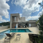 Casa à venda com 4 suítes no condomínio Itaporã, Atibaia - SP