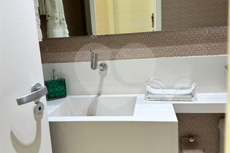 Apartamento à venda com 3 suítes em Vila Suzana, São Paulo, SP