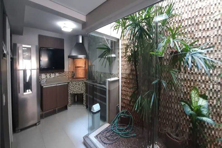 Casa à venda com 4 quartos, sendo 2 suítes, no condomínio Florada da Serra, São Paulo - SP