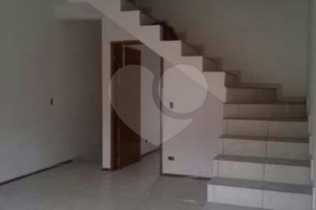 Sobrado à venda com 3 quartos, sendo 2 suítes, em Jardim Monte Kemel, São Paulo, SP