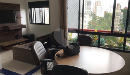 Apartamento à venda com 2 quartos, sendo 1 suíte,  em Vila Andrade, São Paulo, SP