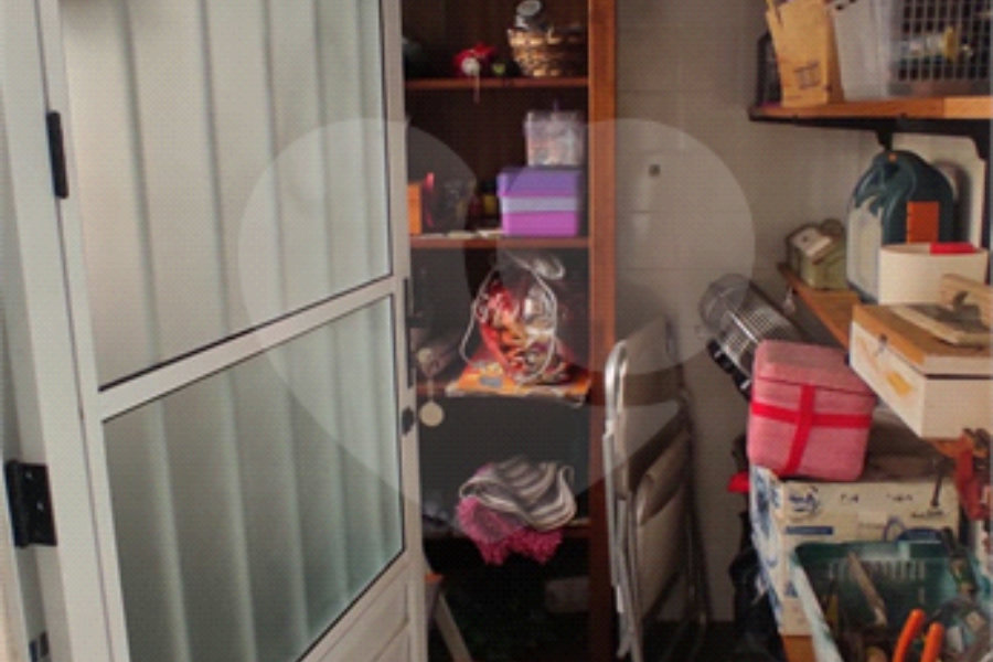 Casa à venda com 3 quartos, sendo 1 suíte,  no condomínio Residencial Vila Irmãos Arnoni, São Paulo - SP