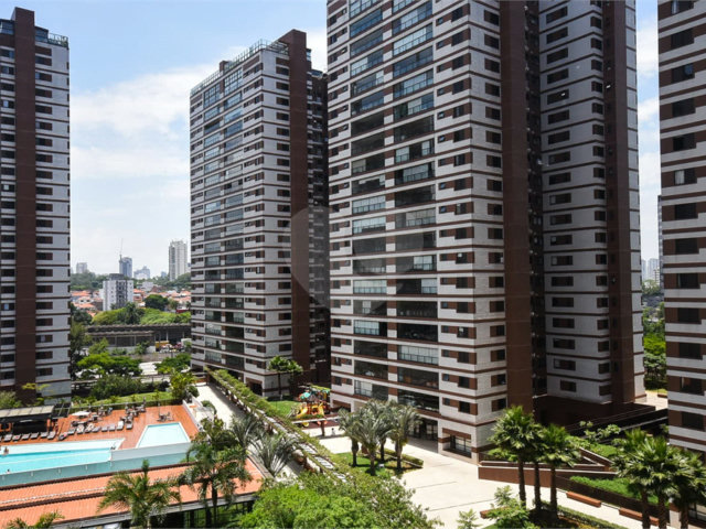 Apartamento à venda com 3 suítes em Granja Julieta, São Paulo, SP