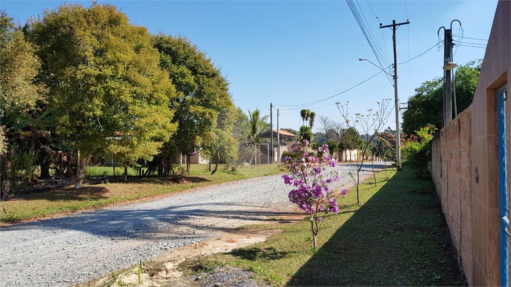 Chácara à venda com 3 quartos, sendo 1 suíte, no Centro, Araçoiaba da Serra, SP