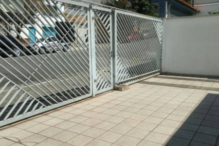 Casa à venda com 3 quartos, sendo 1 suíte, em Vila Mariana, São Paulo, SP