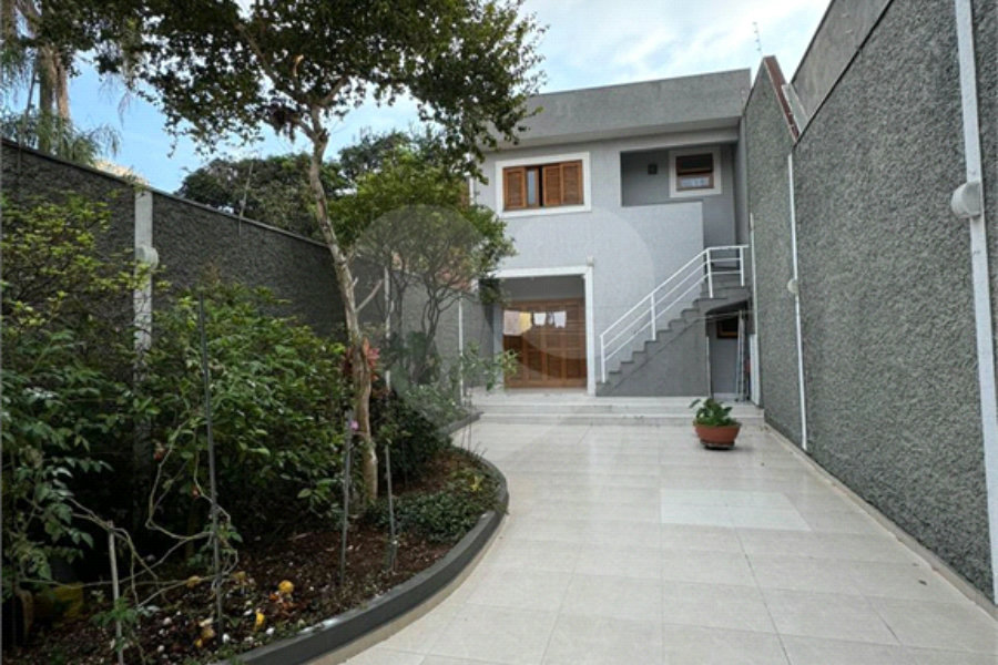 Casa à venda com 3 suítes em Saúde, São Paulo, SP