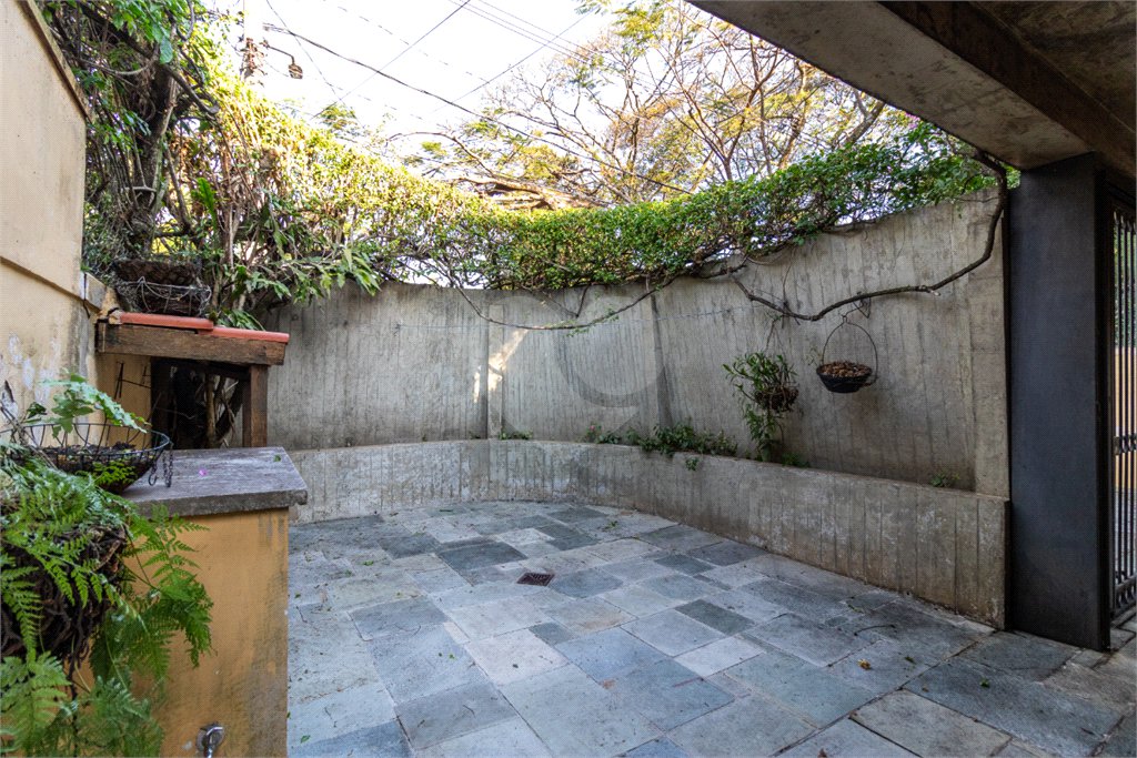 Casa à venda com 4 quartos, sendo 1 suíte, em Campo Belo, São Paulo, SP