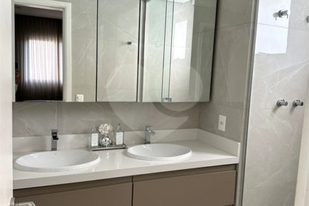 Apartamento à venda com 3 quartos, sendo 2 suítes, em Vila Olímpia, São Paulo, SP