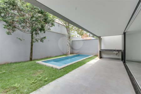 Casa à venda com 4 suítes no condomínio Venezia, São Paulo - SP