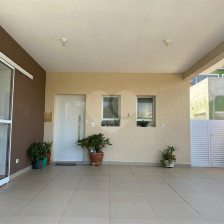 Casa à venda com 3 quartos, sendo 1 suíte, no condomínio Terras de Santa Adelia, Vargem Grande Paulista - SP