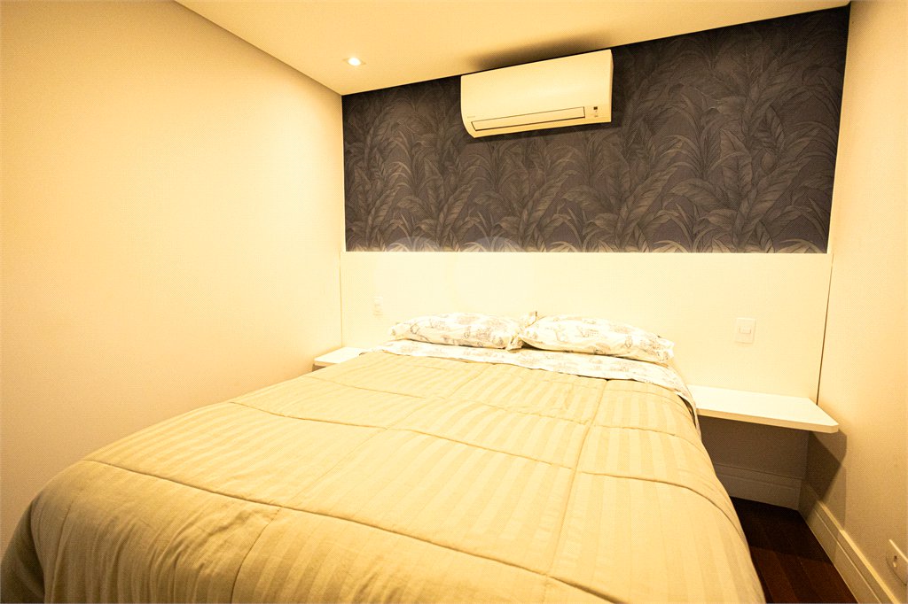 Apartamento à venda com 5 quartos, sendo 4 suítes,  em Parque Reboucas, São Paulo, SP