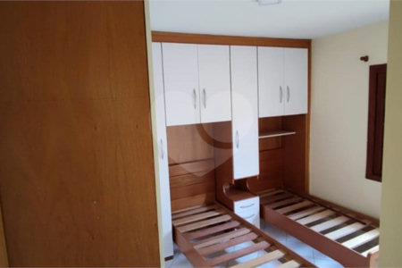 Casa à venda com 3 quartos, sendo 1 suíte, no condomínio Residencial Gabriela, São Paulo - SP