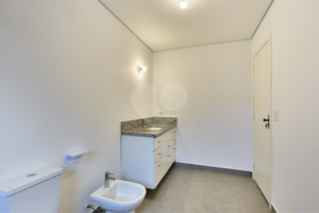 Casa para alugar com 5 quartos, sendo 3 suítes,  em Chácara Monte Alegre, São Paulo, SP