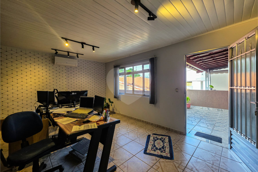 Casa à venda com 4 quartos, sendo 1 suíte, em Sapopemba, São Paulo, SP