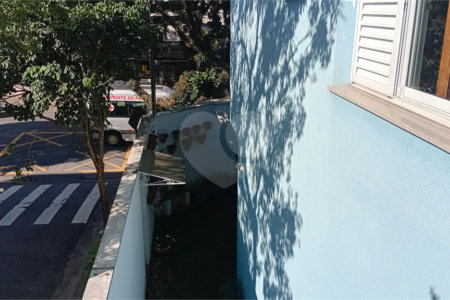 Sobrado à venda com 4 quartos, sendo 2 suítes,  em Vila Gilda, Santo André, SP