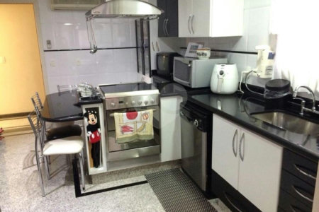 Apartamento à venda com 3 quartos, sendo 1 suíte,  em Bosque da Saúde, São Paulo, SP