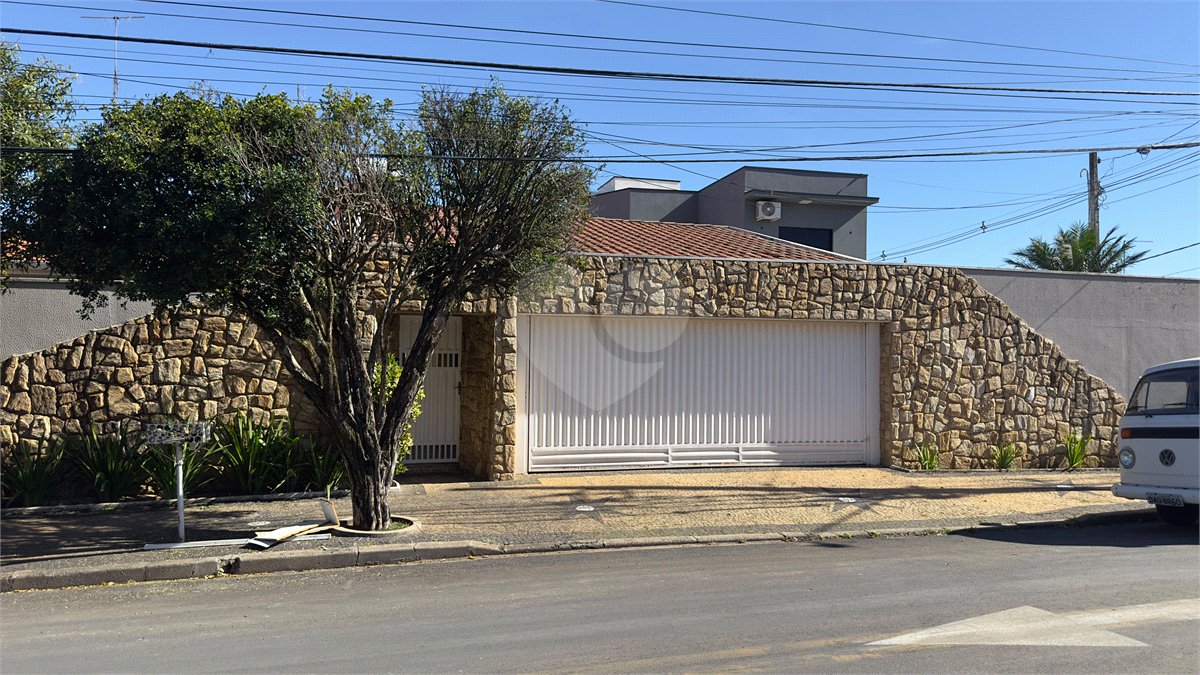 Casa para alugar com 4 quartos, sendo 3 suítes, em Vila Sfeir, Indaiatuba, SP
