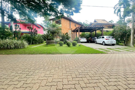 Casa à venda com 4 suítes no condomínio Vivendas do Lago, Sorocaba - SP