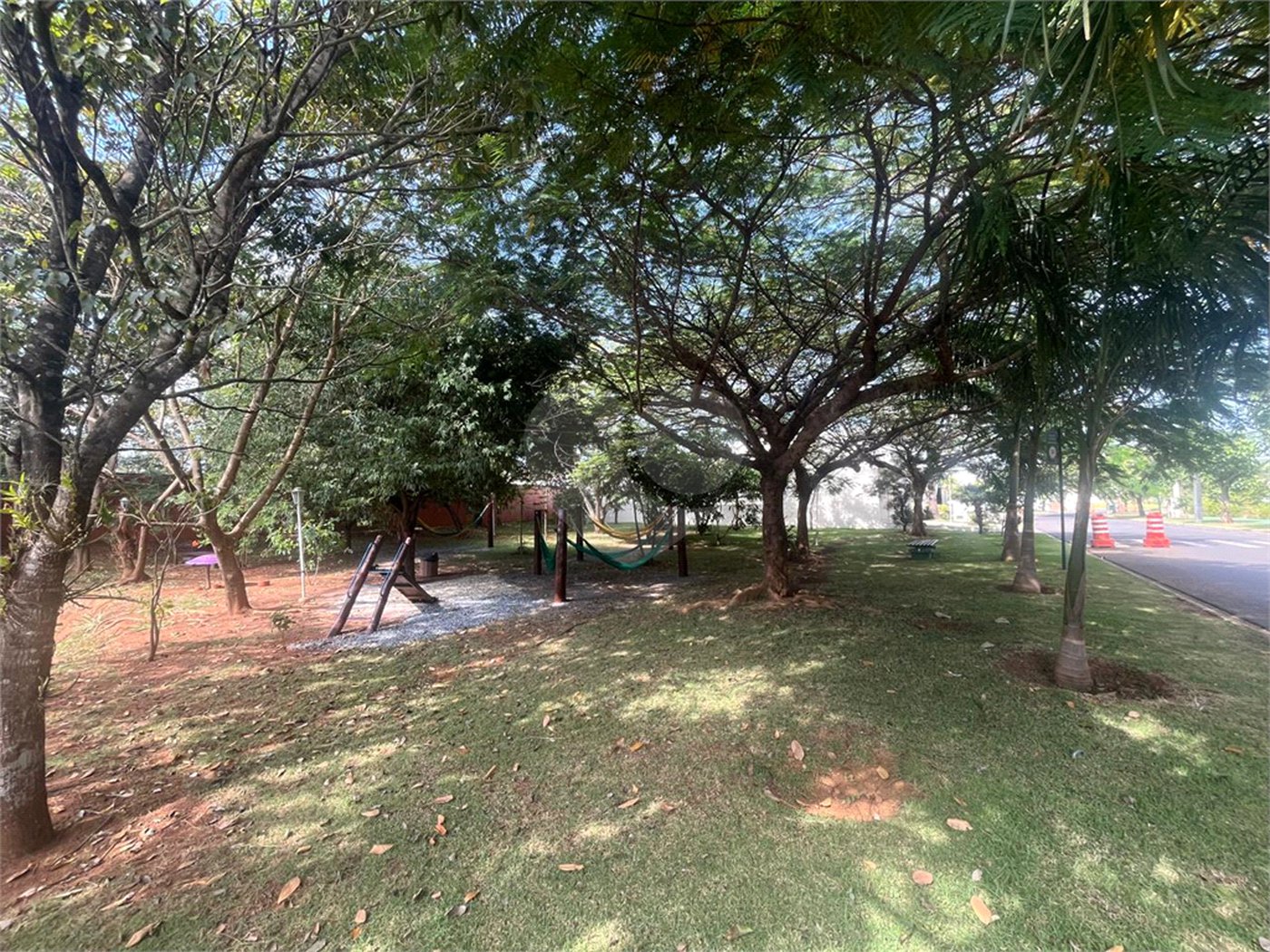 Casa à venda com 3 suítes no condomínio Lago da Serra, Araçoiaba da Serra - SP