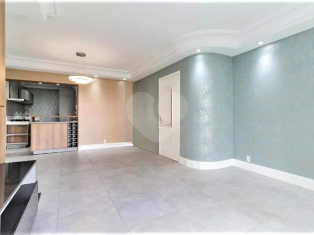 Apartamento à venda com 3 quartos, sendo 1 suíte,  em Jardim Marajoara, São Paulo, SP