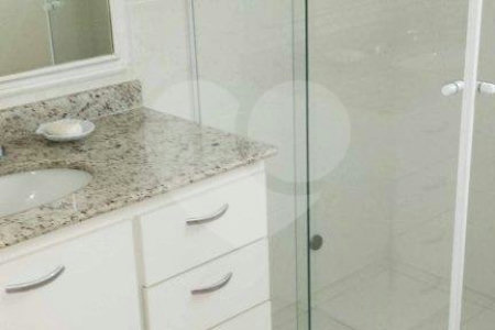 Sobrado à venda com 3 quartos, sendo 2 suítes, em Jardim Marajoara, São Paulo, SP