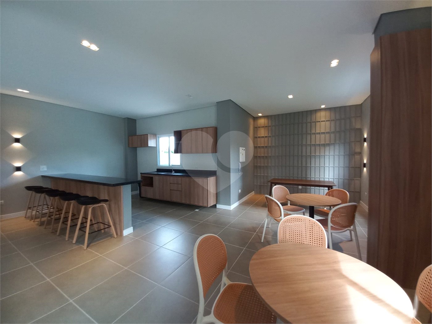 Apartamento à venda com 2 quartos, sendo 1 suíte,  em Jardim Oriente, São José dos Campos, SP