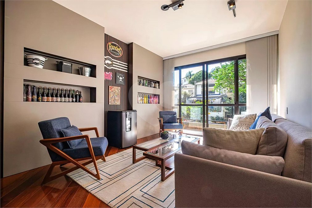 Apartamento à venda com 3 quartos, sendo 1 suíte, em Jardim das Bandeiras, São Paulo, SP