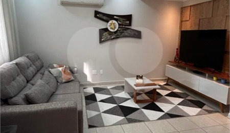 Casa à venda com 4 quartos, sendo 2 suítes, no condomínio Chácara das Palmeiras Imperiais, Jundiaí - SP