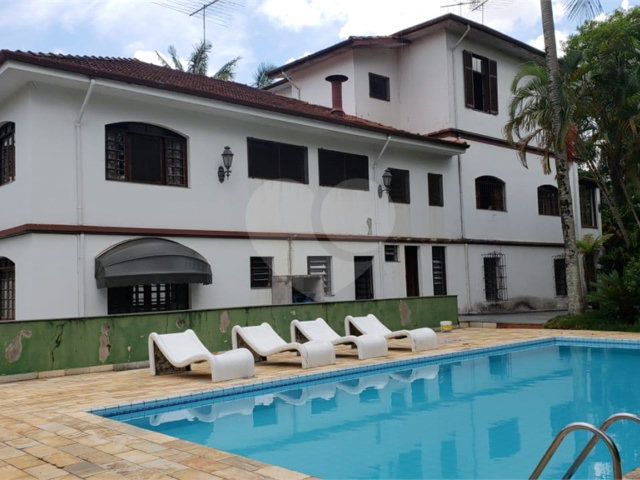Casa à venda com 4 quartos, sendo 2 suítes,  em Horto, São Paulo, SP