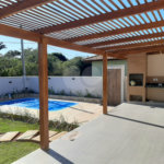Terreno em condomínio à venda com 4 quartos, sendo 2 suítes,  em Caravelas, Armação dos Búzios, RJ