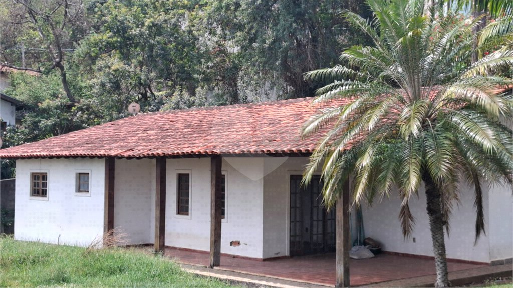 Casa à venda com 3 quartos, sendo 1 suíte, no condomínio São Joaquim, Vinhedo - SP