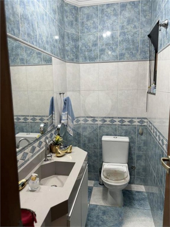 Sobrado à venda com 4 quartos, sendo 1 suíte, em Vila Floresta, Santo André, SP