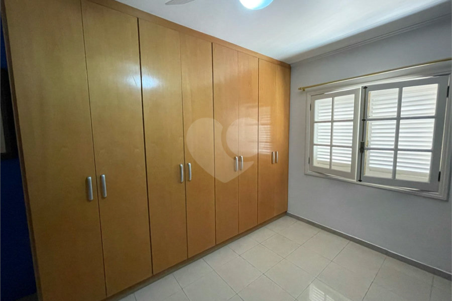 Sobrado à venda com 3 quartos, sendo 1 suíte, em Vila Paiva, São Paulo, SP