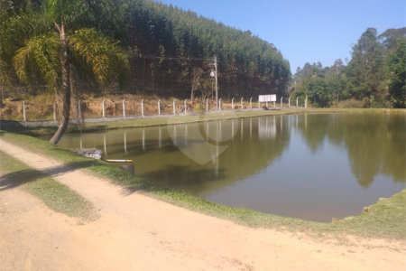 Sítio à venda com 4 quartos, sendo 1 suíte,  em Cruz das Almas, Biritiba-mirim, SP