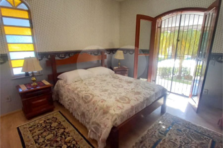 Casa à venda com 5 quartos, sendo 2 suítes, no condomínio Estância Marambaia, Vinhedo - SP