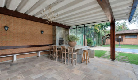Casa à venda com 4 quartos, sendo 2 suítes, em Interlagos, São Paulo, SP