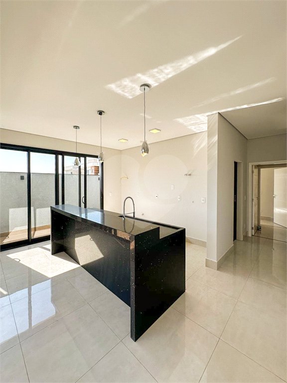 Casa à venda com 3 quartos, sendo 1 suíte, no condomínio Residencial Mont'alcino, Valinhos - SP