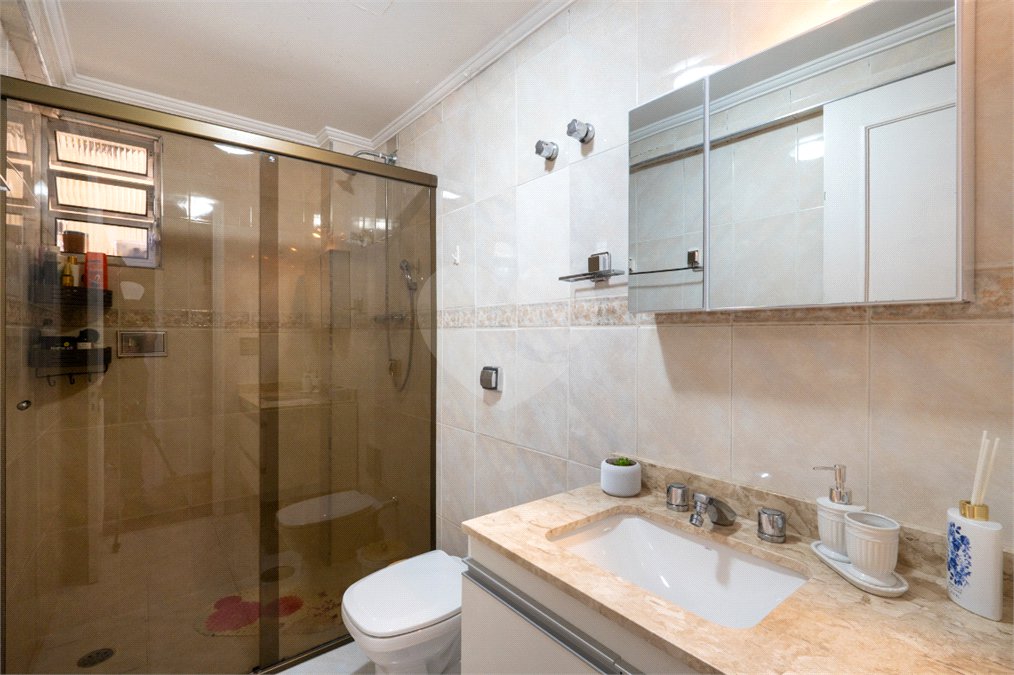 Apartamento à venda com 3 quartos, sendo 1 suíte, em Campo Belo, São Paulo, SP