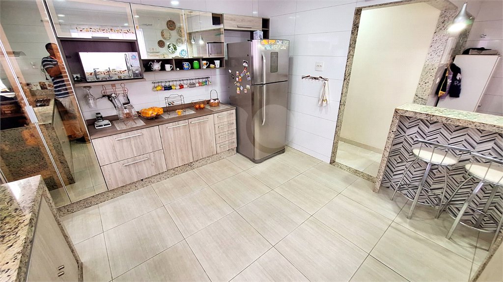 Casa à venda com 3 quartos, sendo 2 suítes, no condomínio Residencial West Green, Rio de Janeiro - RJ